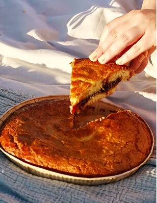 Gateau Basque à la confiture de cerises noires