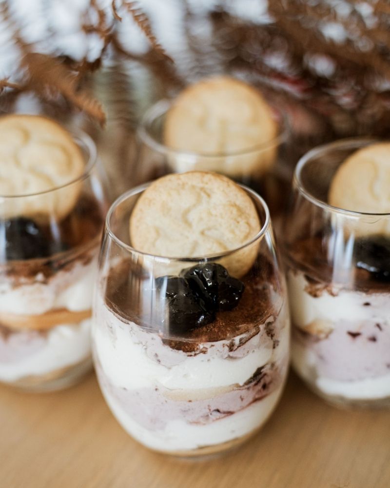 Tiramisu confiture de cerises noires et biscuit Okina